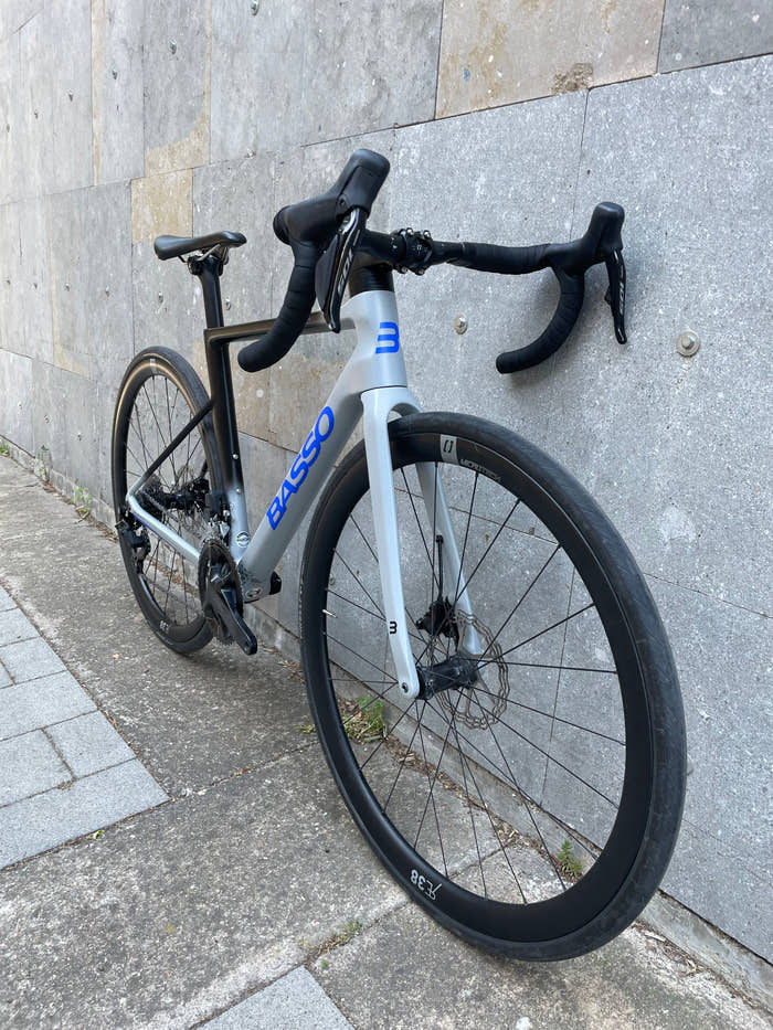 Basso Astra Disc Road Bike (Shimano 105 di2) Ex-Demo Size 48 detail 1