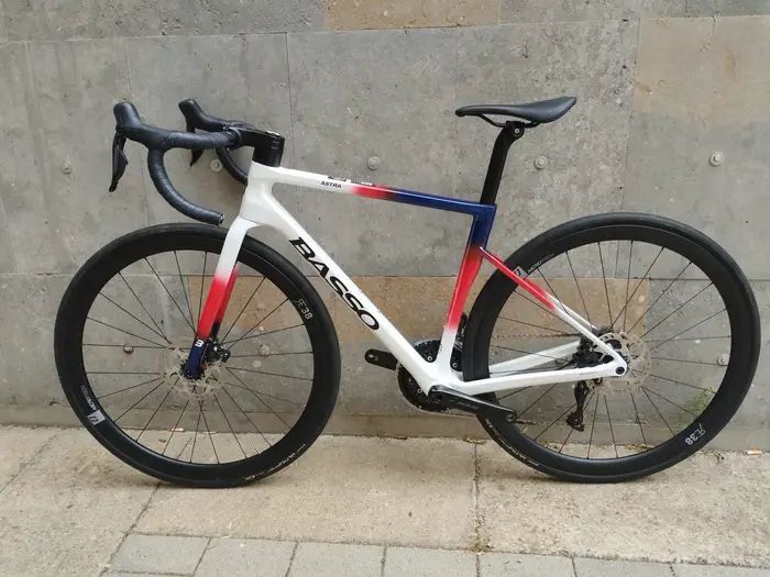 Basso Astra Road Bike 2025 (Shimano 105 di2) Ex-Demo Size 45 detail 1