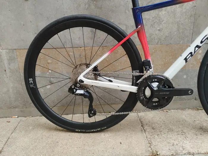 Basso Astra Road Bike 2025 (Shimano 105 di2) Ex-Demo Size 45 detail 2
