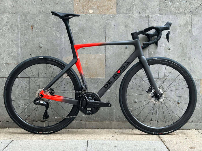 De Rosa 70 Road Bike (Ultegra Di2 & Fulcrum Wind) detail 1