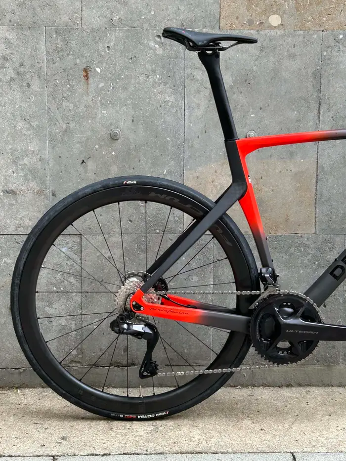 De Rosa 70 Road Bike (Ultegra Di2 & Fulcrum Wind) detail 2